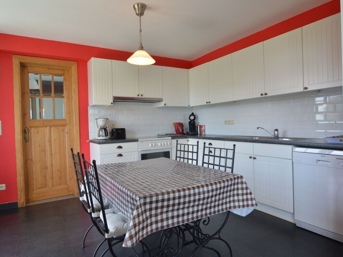 Beautiful Modern Villa Close to Houffalize, Comfort and Relaxation Guaranteed