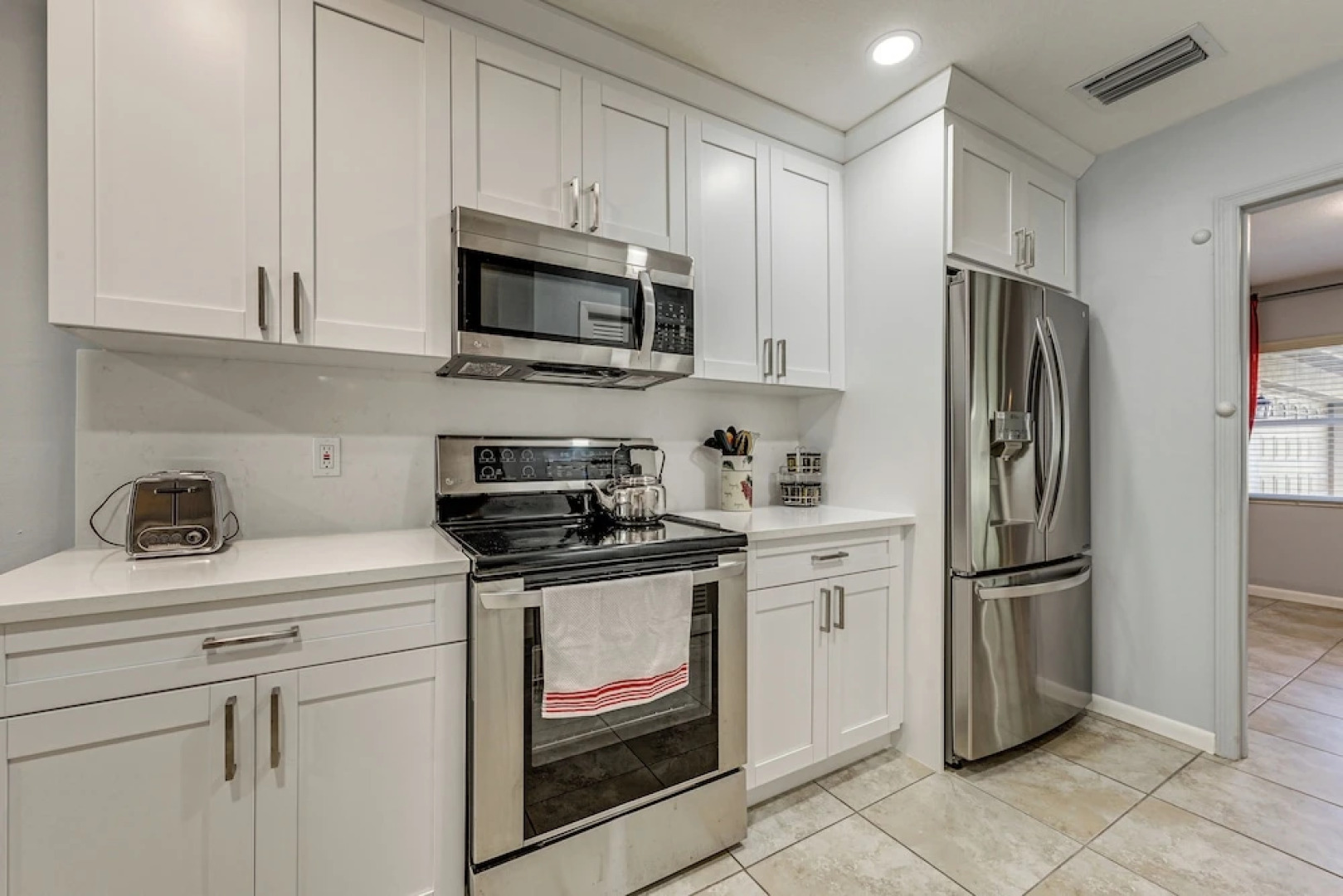 Lutz Home ~ 14 Mi to Downtown Tampa