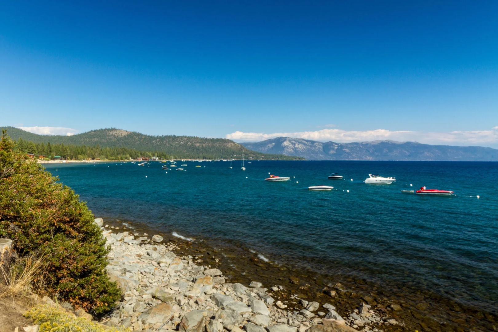 Red Wolf Lakeside Lodge