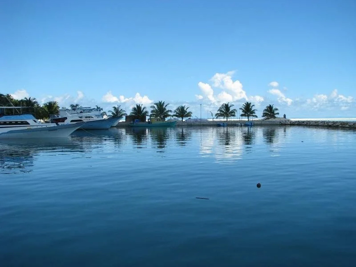 Apquo Veli Hotel Nilandhoo