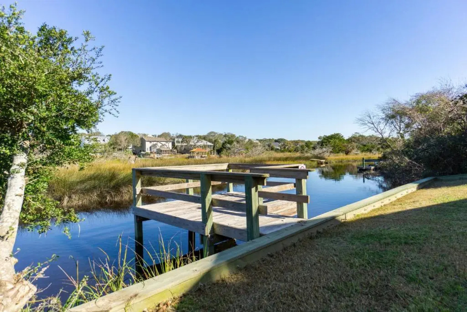 See Otter by Oak Island Accommodations
