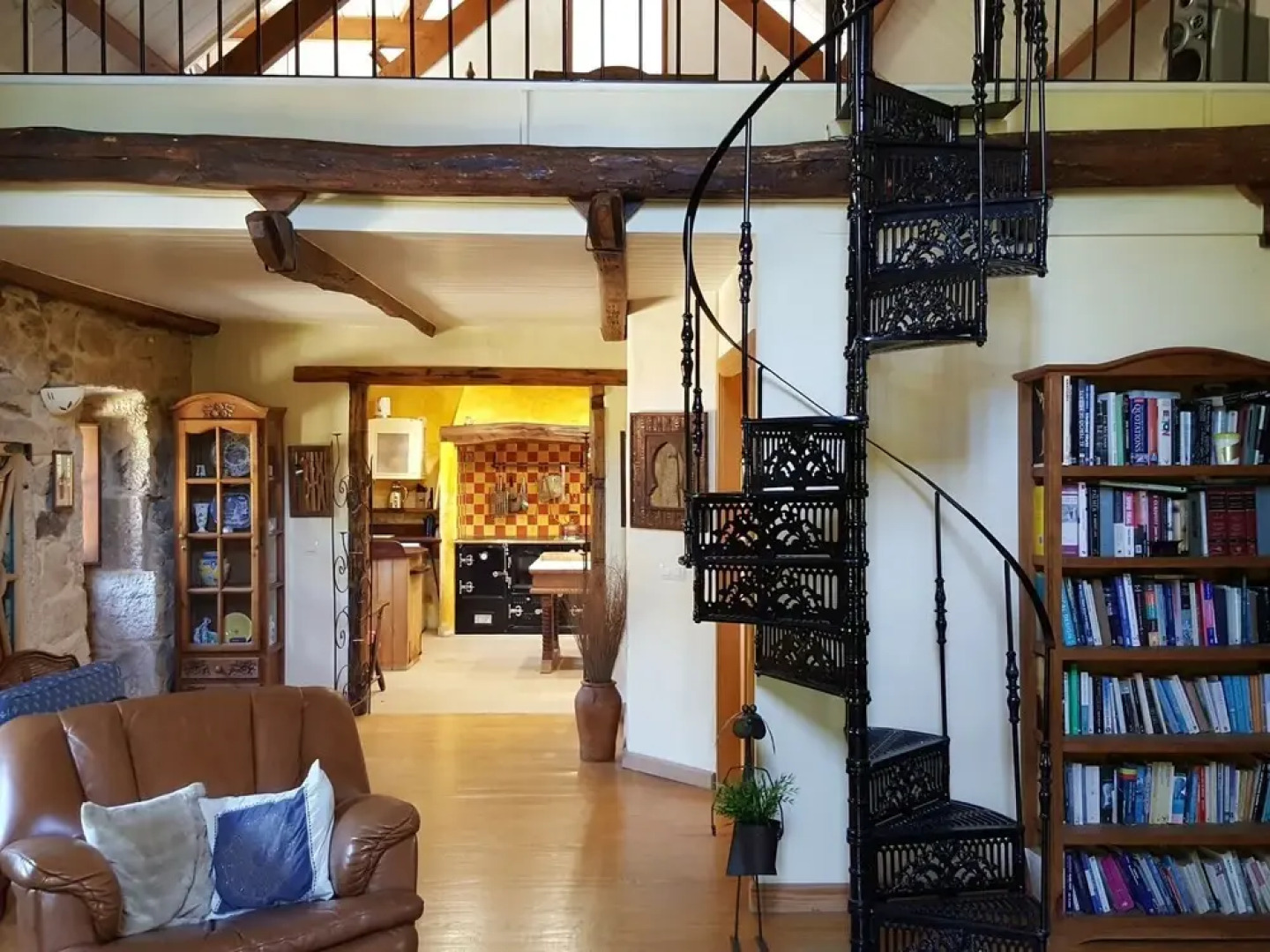 Stylish Property with Swimming Pool & Garden in Pontevedra near Portugal