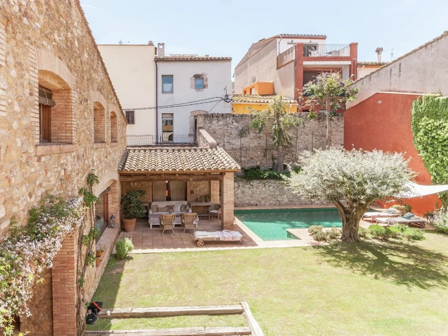 Splendid Mansion With Private Pool in St Pere Pescador