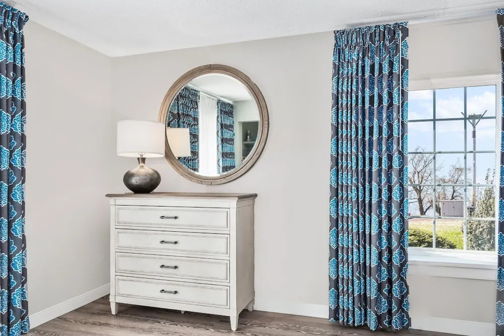 Top Floor Standard Suite Bay View