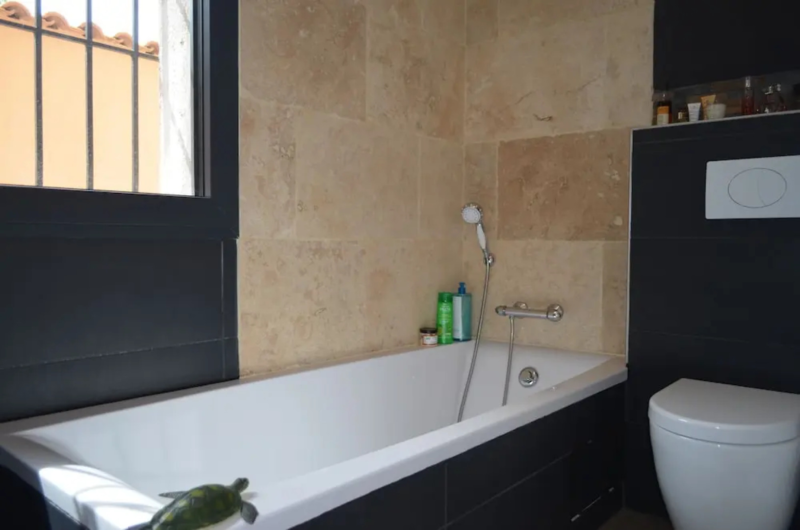 App. 100m2 avec jardin proche plages