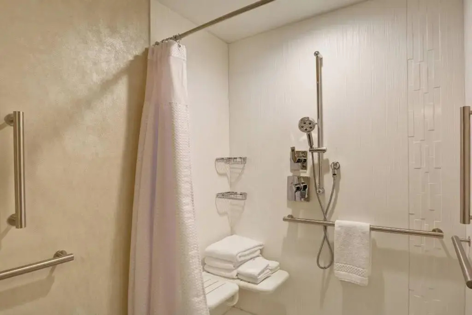 Courtyard Long Island Islip Courthouse Complex