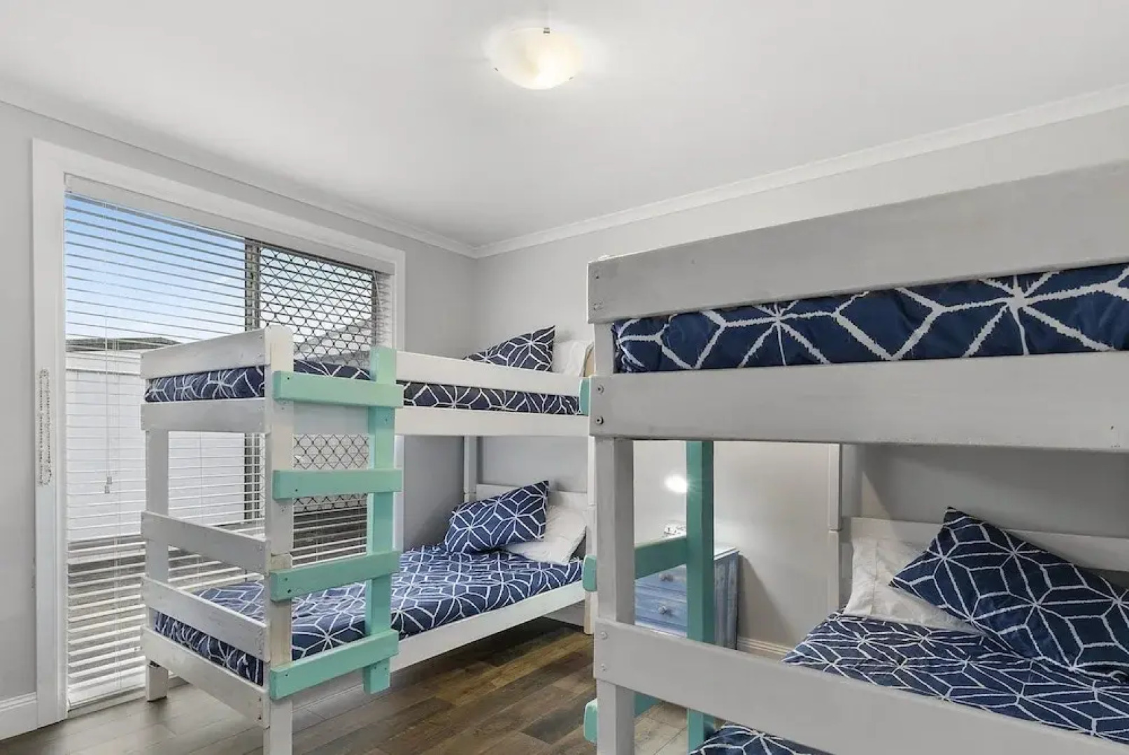 Settle in on 260 Settlement in Cowes