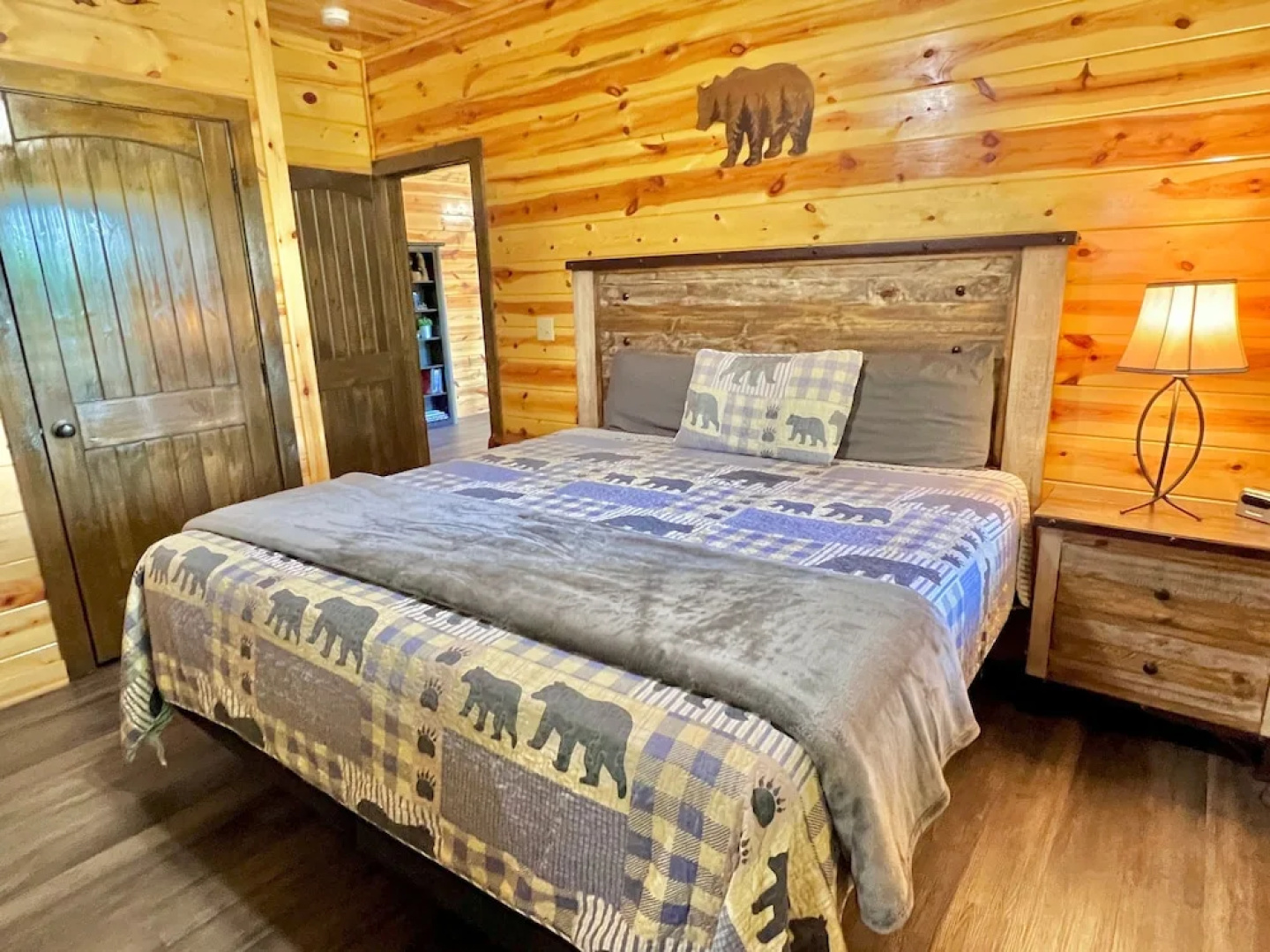 South Side Serenity 2 Bedroom Cabin by RedAwning
