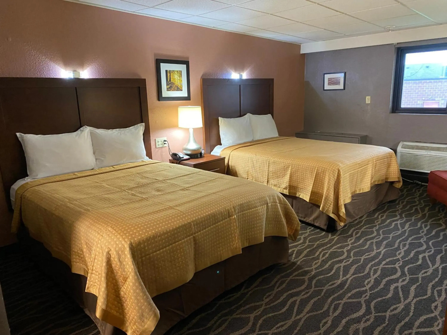 Economy Inn North Randall