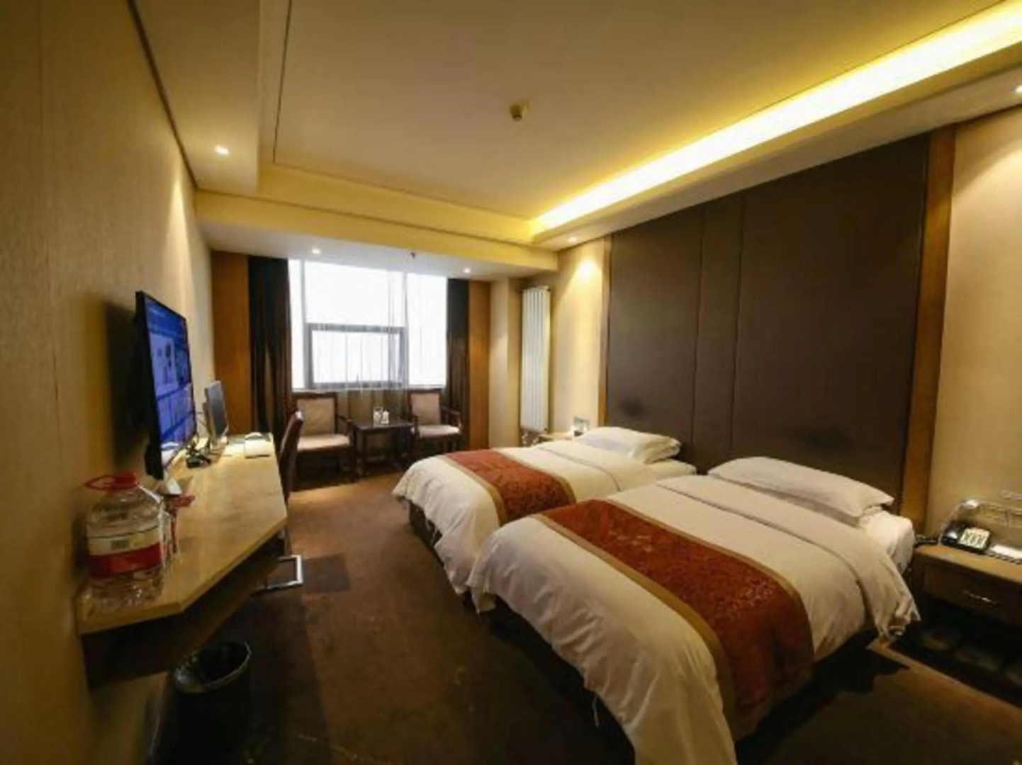 Zhonghuan Hotel