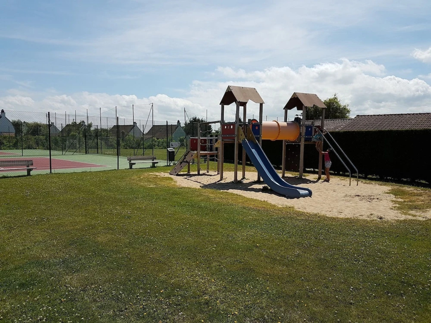 Tidy Cottage With Terrace, not far From De Panne