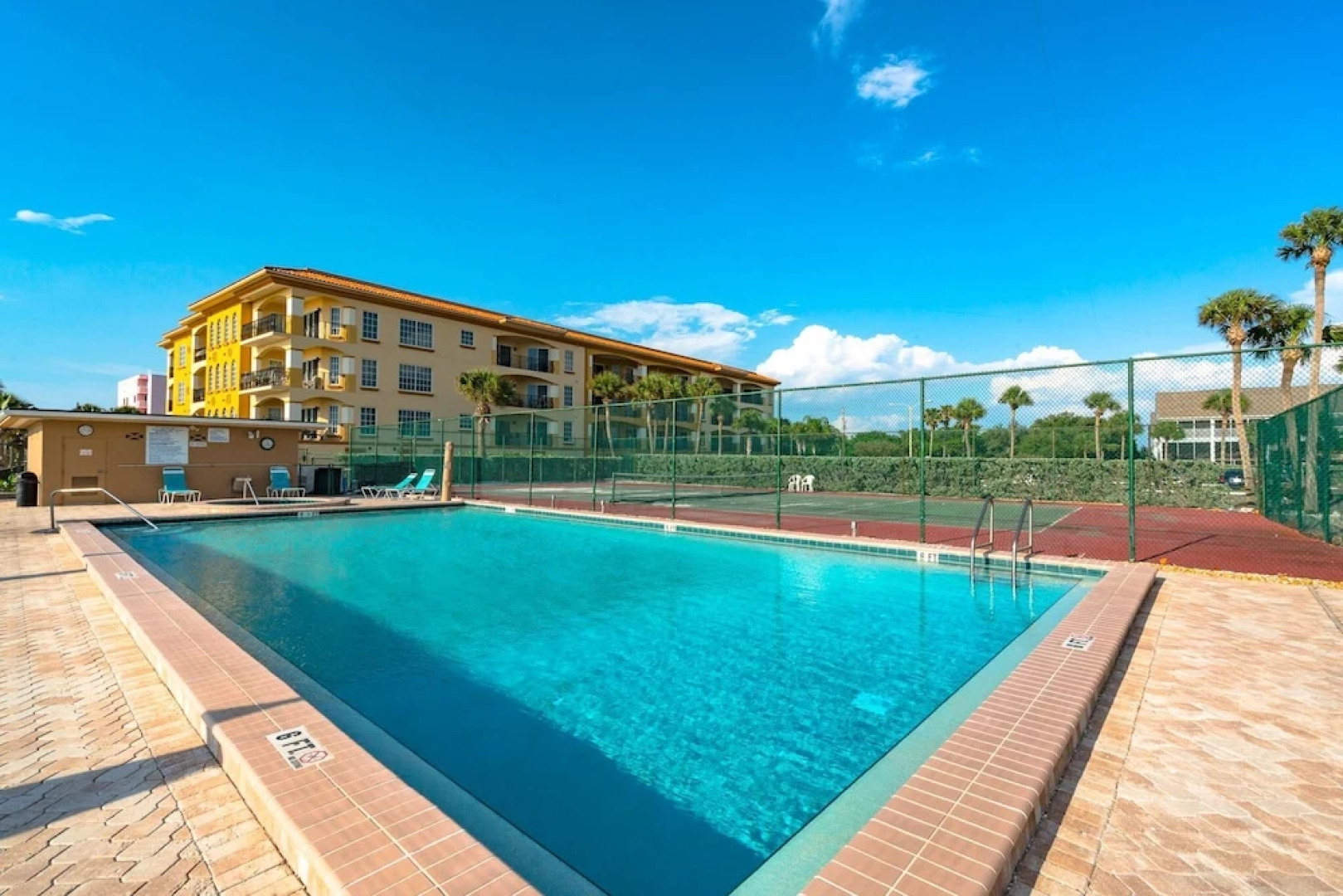 Reflections on the Gulf by Vtrips