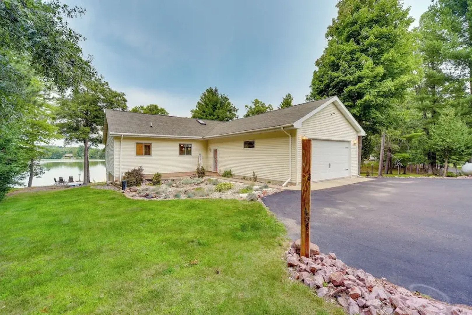 Spacious Lakefront New Auburn Home w/ Sunroom