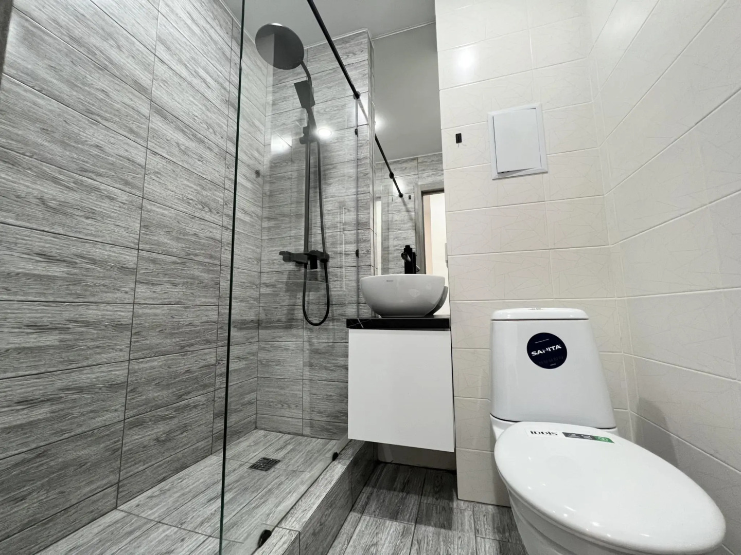 Live (Лайв) на улице Максима Горького 37