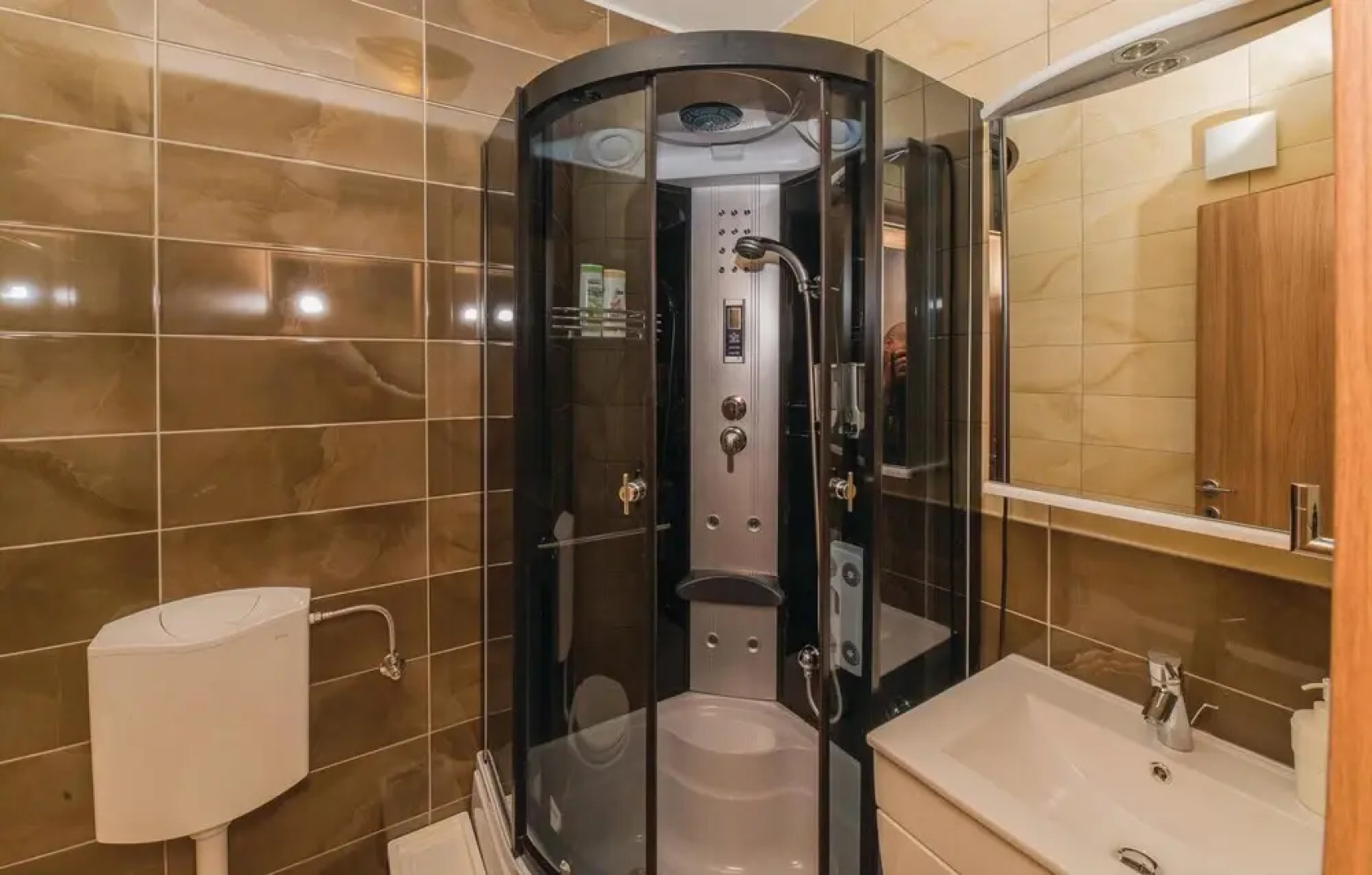 Beautiful Home in Pridraga With Wifi and 8 Bedrooms