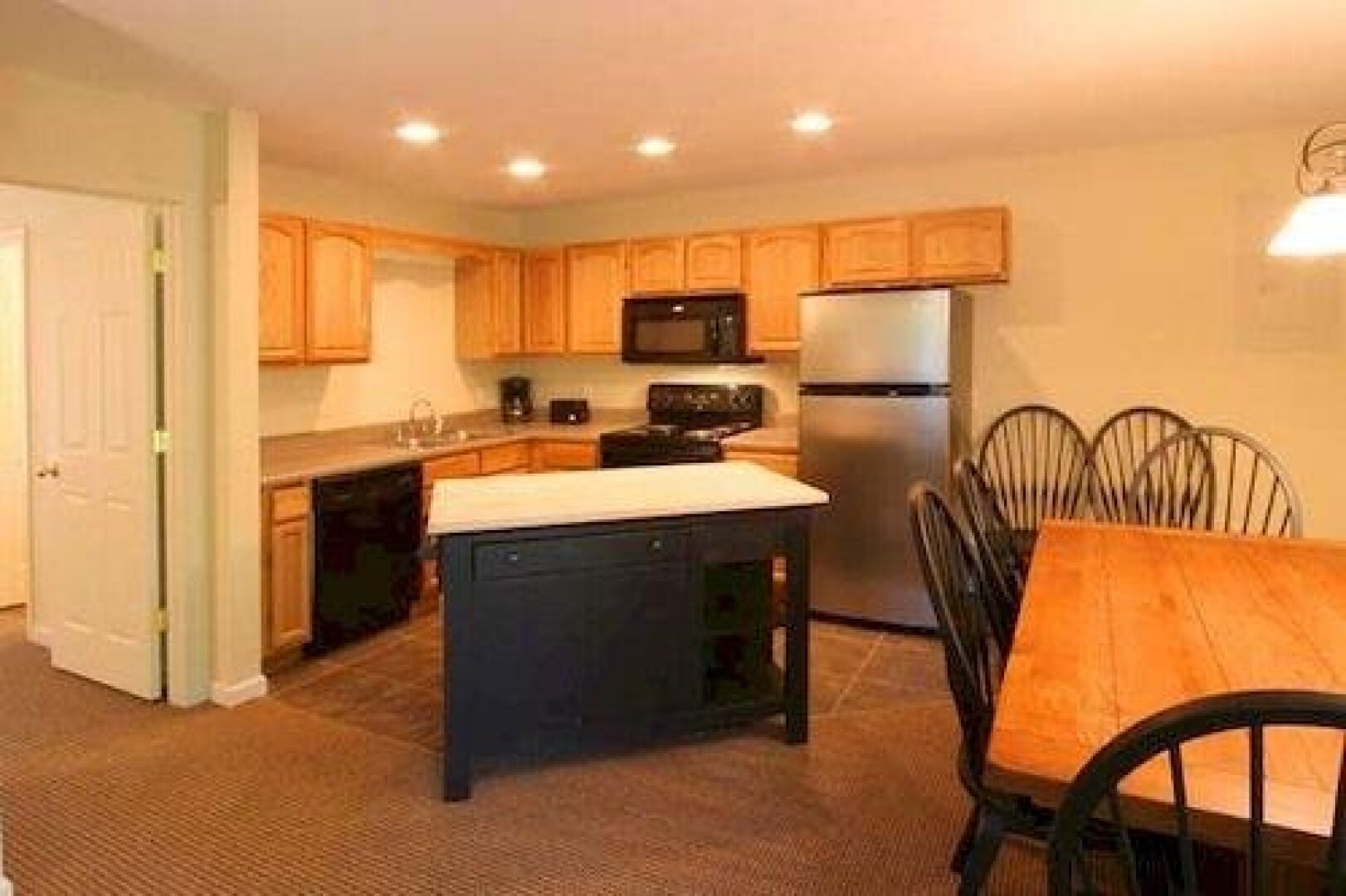 Lakeside Resort-the Holly Suites