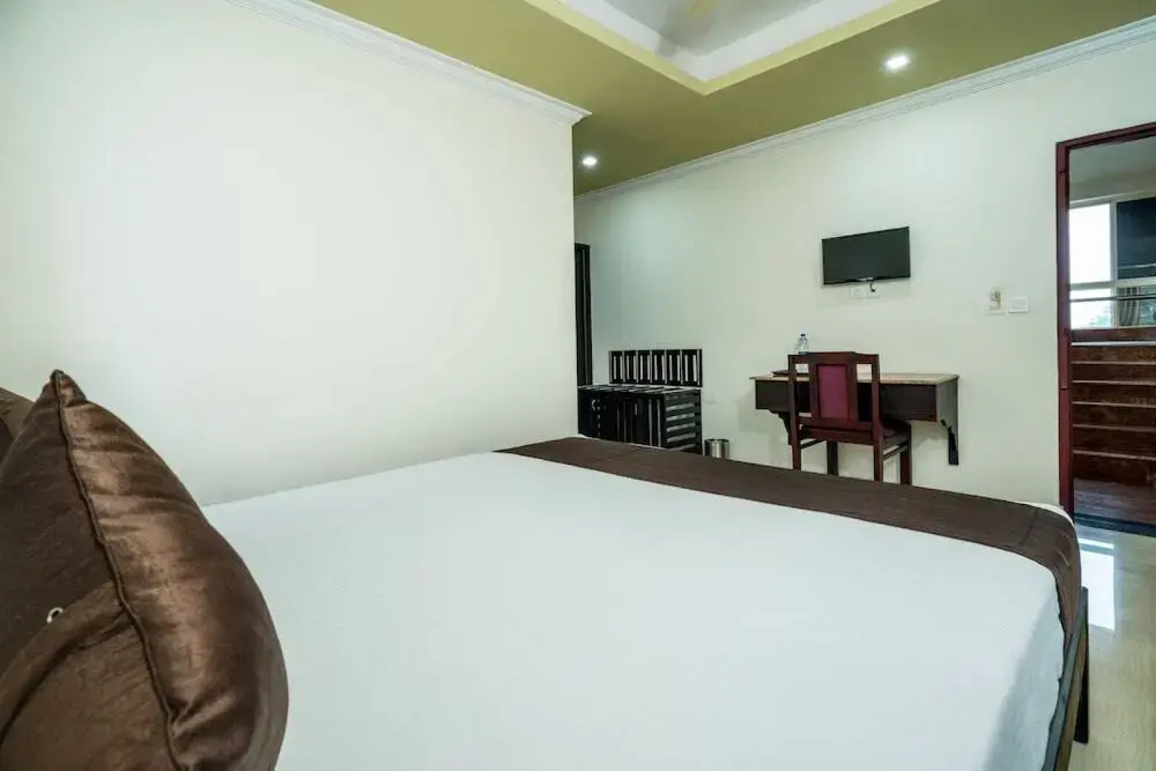 OYO 10428 Hotel Sandal Breeze