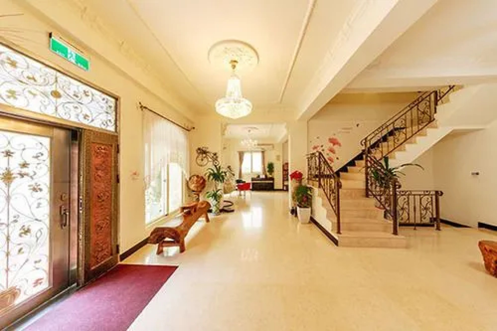 Autumn casual about Earl Seasons Bed and Breakfast