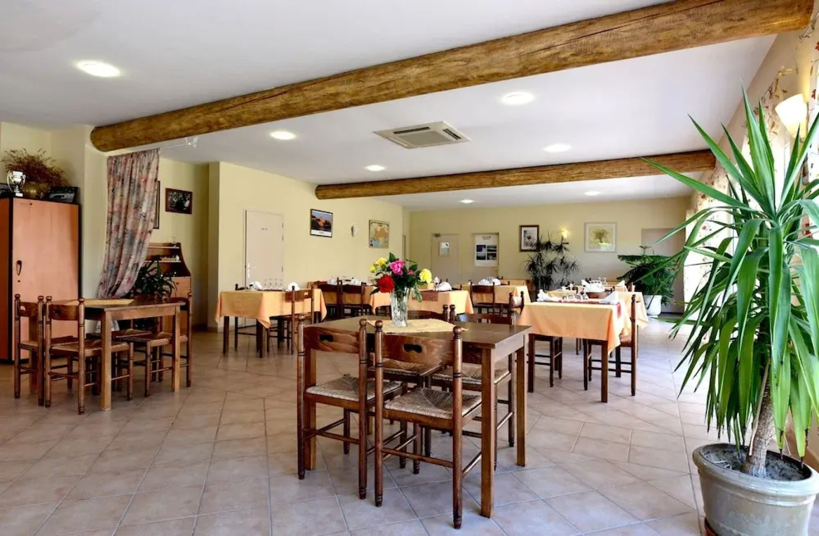 Hotel Pernes Les Fountaines
