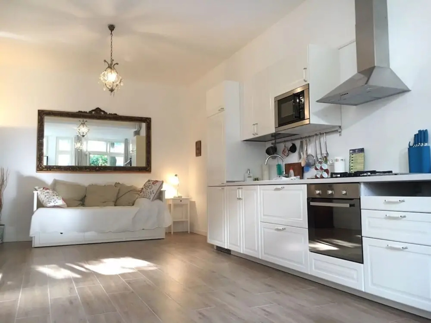 Elegant Flat 15 min From the Center of Milan