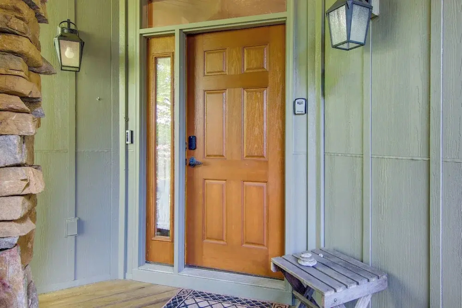 Mtn-view Condo w/ Screened Porch in Burnsville!