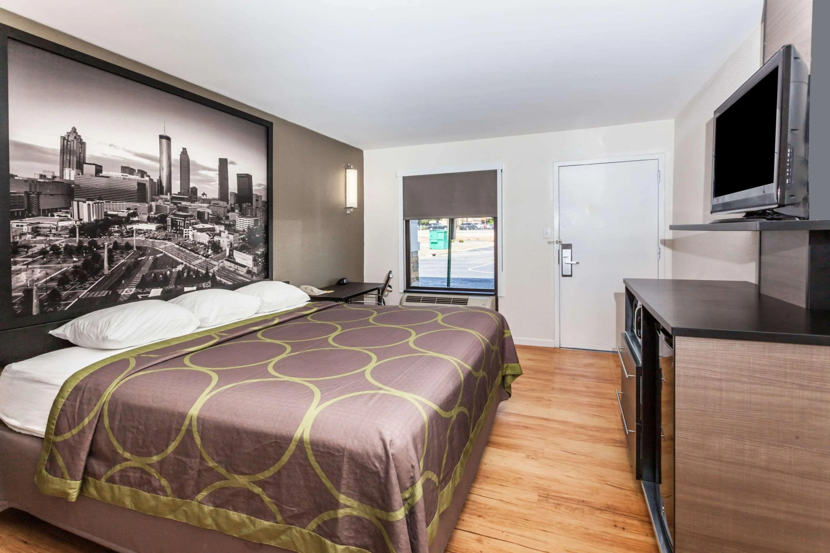 Super 8 by Wyndham Dalton/Convention Center Area