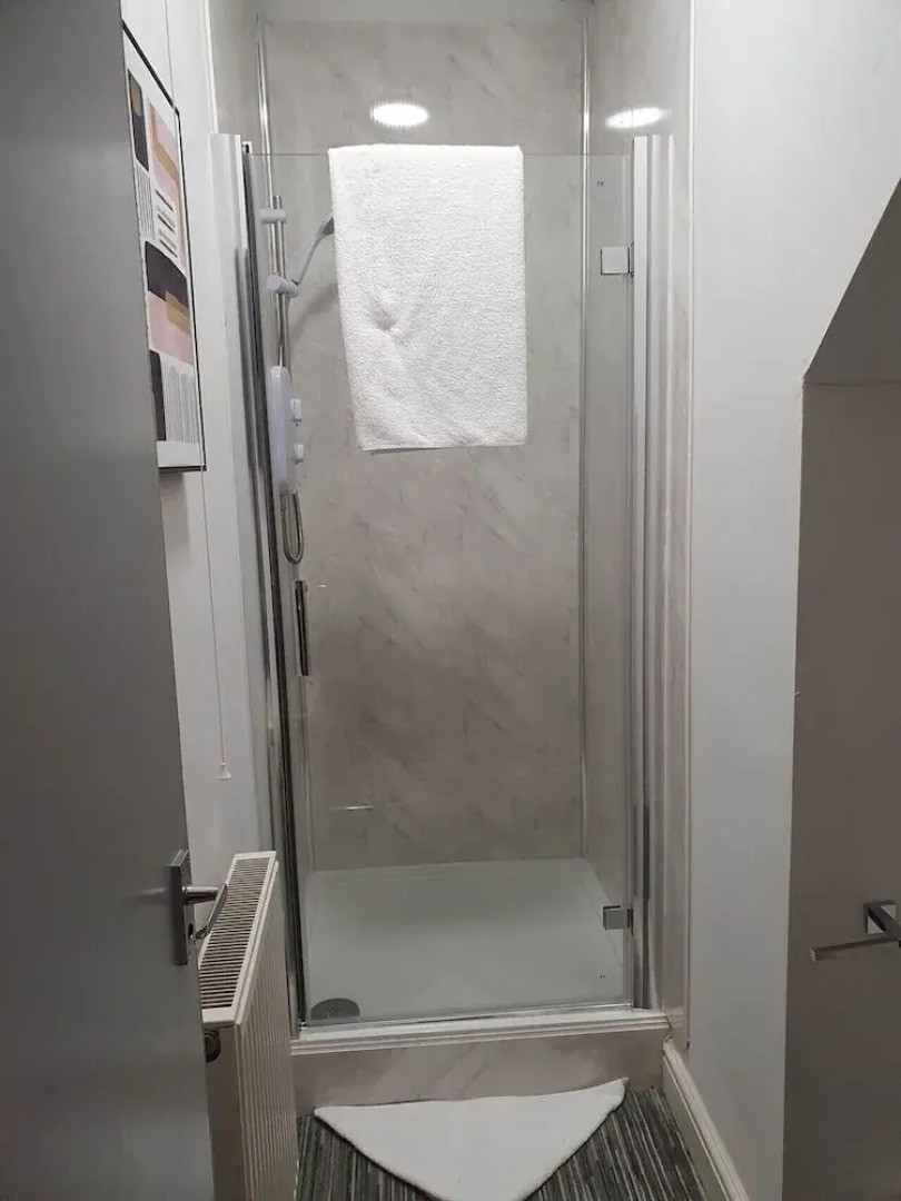 Townhouse @ 110 Etruria Vale Road Stoke