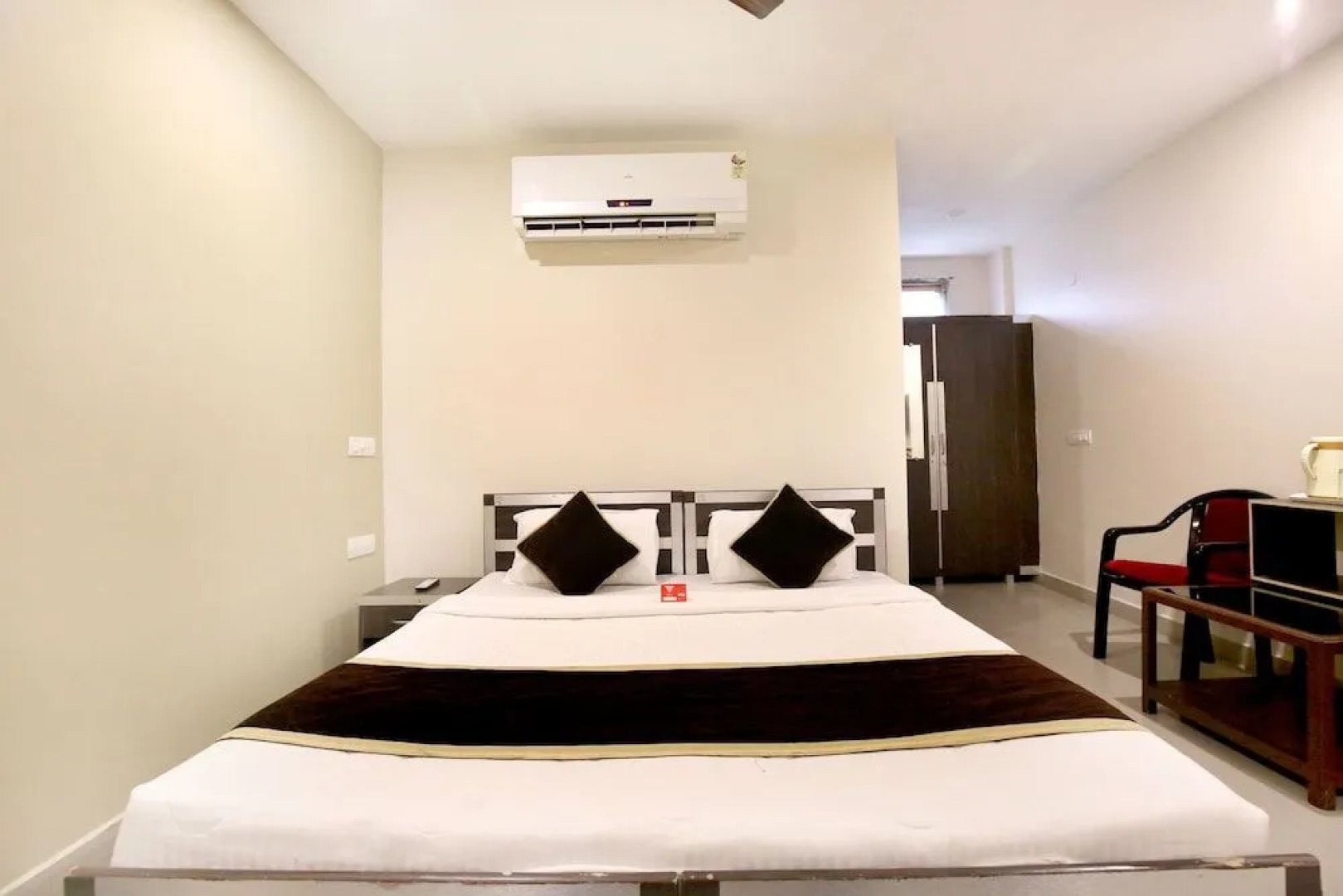 Capital O 4963 Hotel Inderprasth