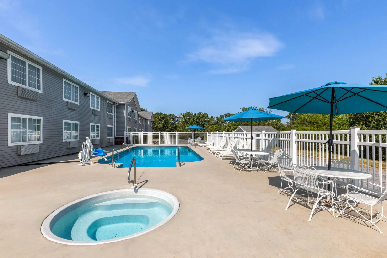 Days Inn by Wyndham Mountain Home