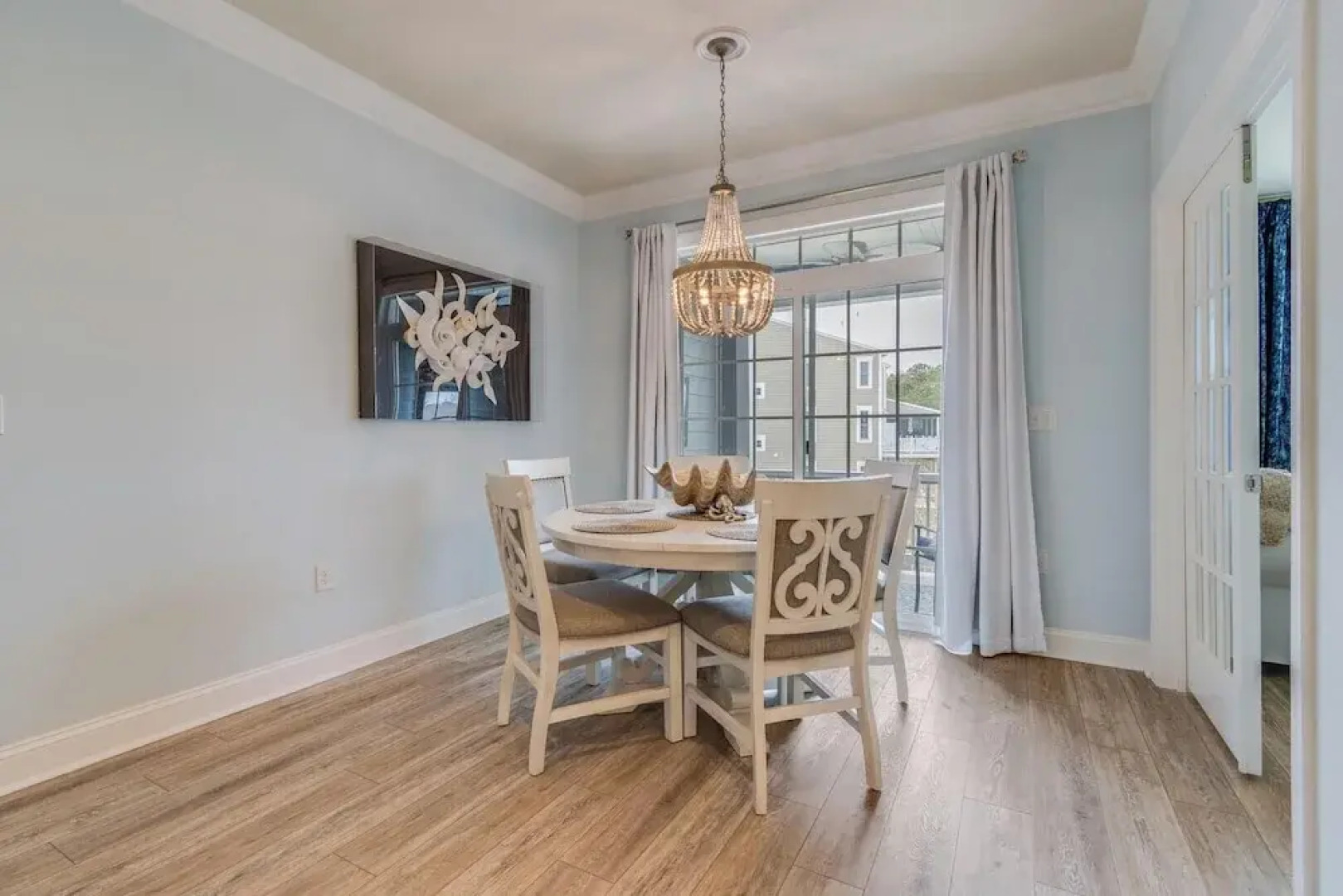 Catalina Circle 21520