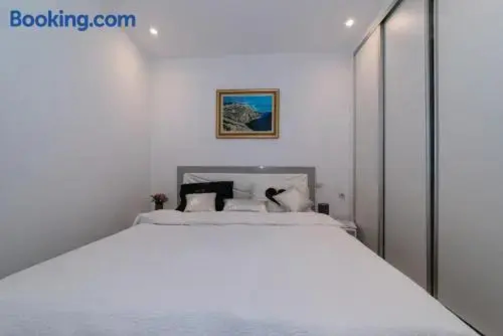 Family friendly apartment, great for children, huge yard and lots of toys
