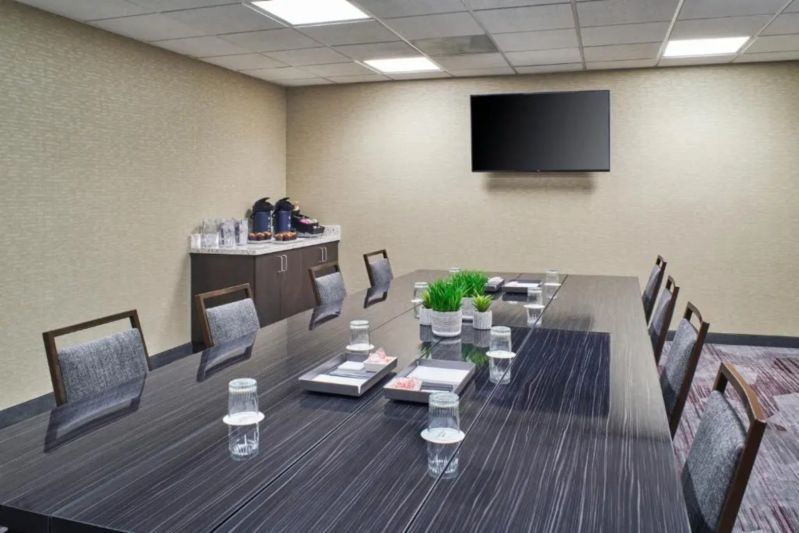 Courtyard by Marriott Detroit Troy