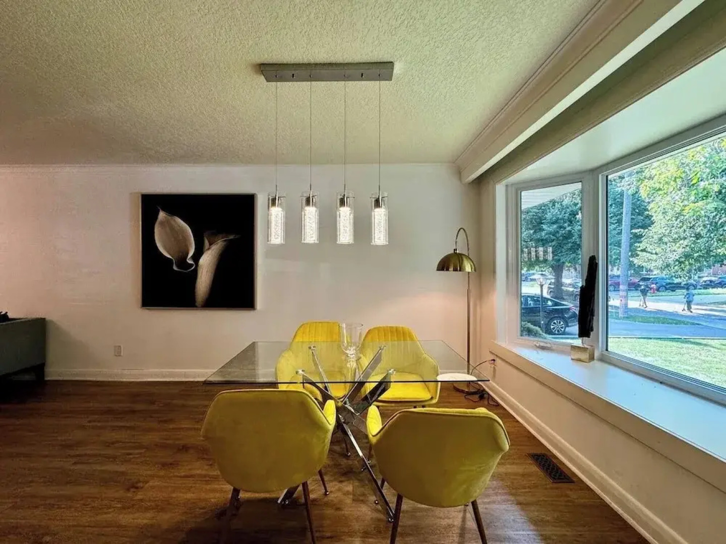 The Cozy Crescent Comforts Stay