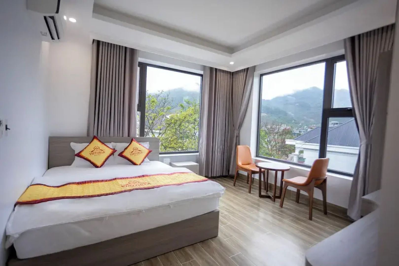 Victoria Hotel MC - by BAY LUXURY