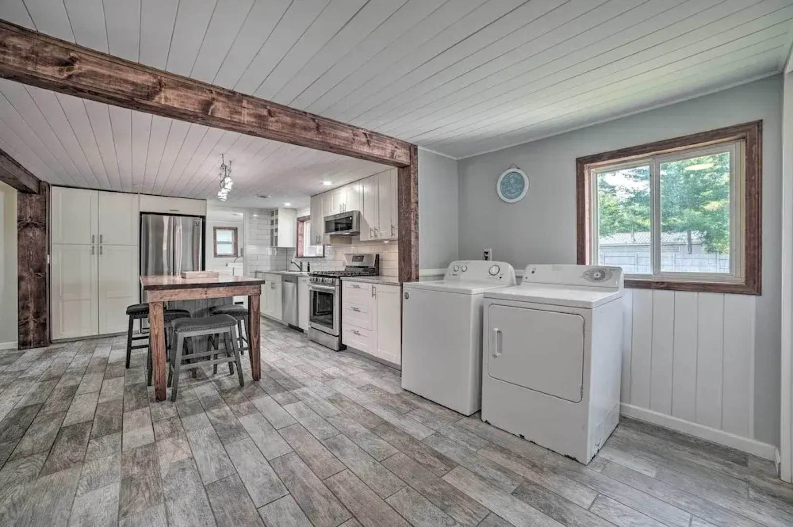 Prudenville Retreat w/ Yard ~ 1 Mi to Lake!