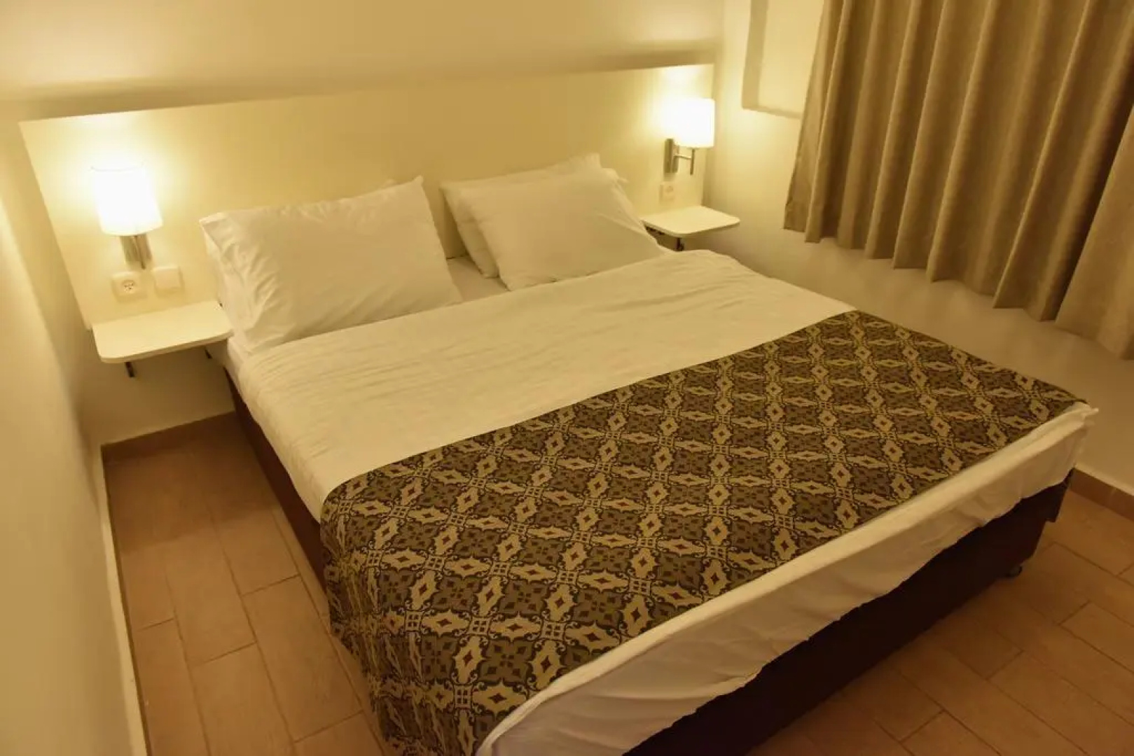 Lotan Desert Travel Hotel