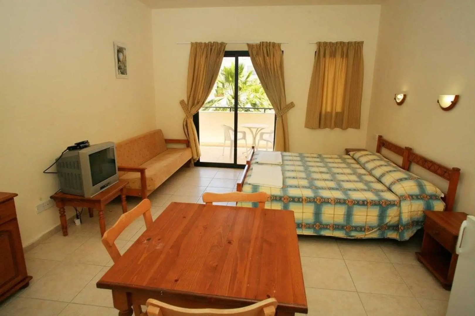 New York Plaza Hotel Apartments