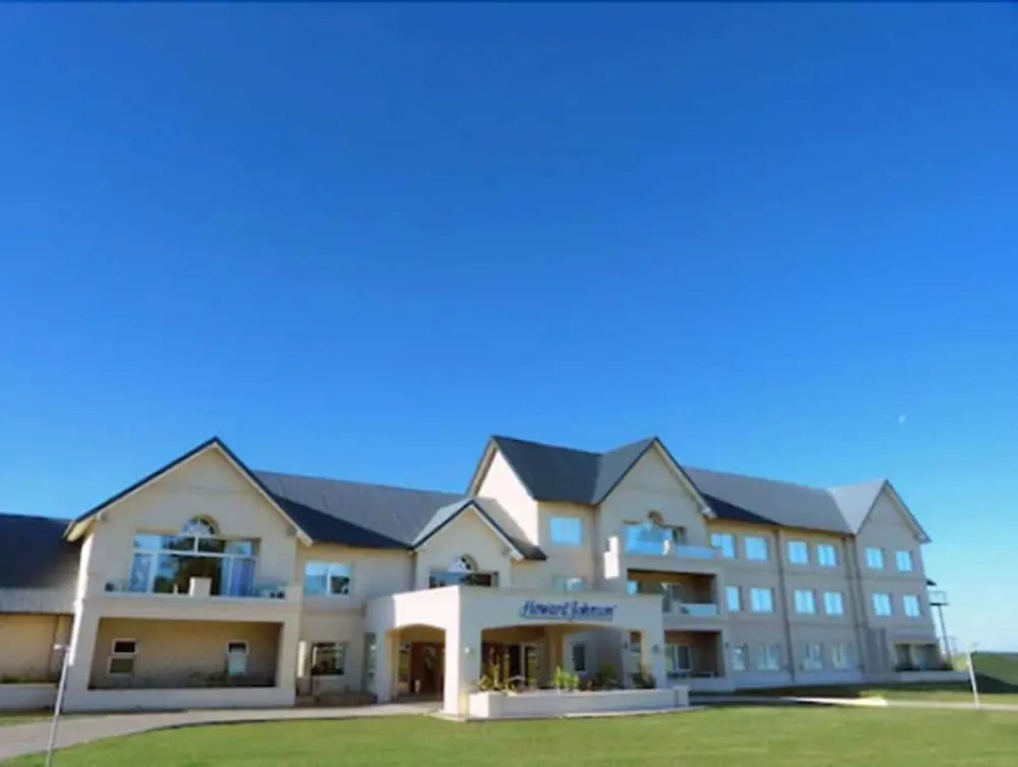 Howard Johnson By Wyndham Piedras Moras