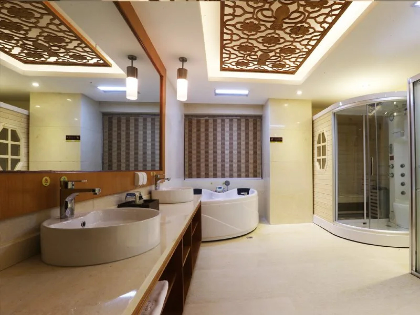 Balagezong Tibetan Ecological Hotel