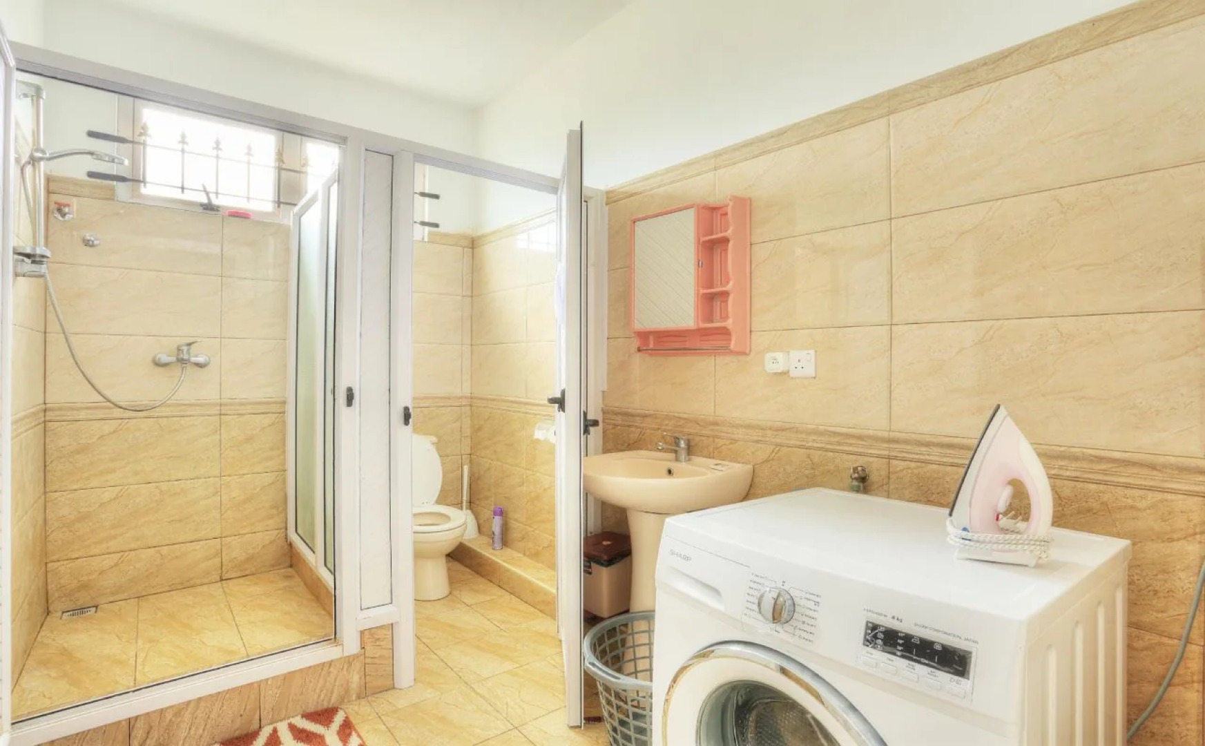 Sunny Lagoon Holiday Villa