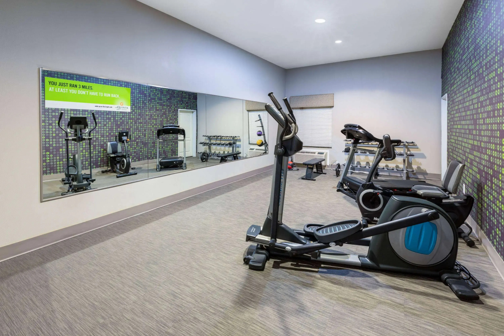 La Quinta Inn & Suites by Wyndham Fort Worth - Lake Worth
