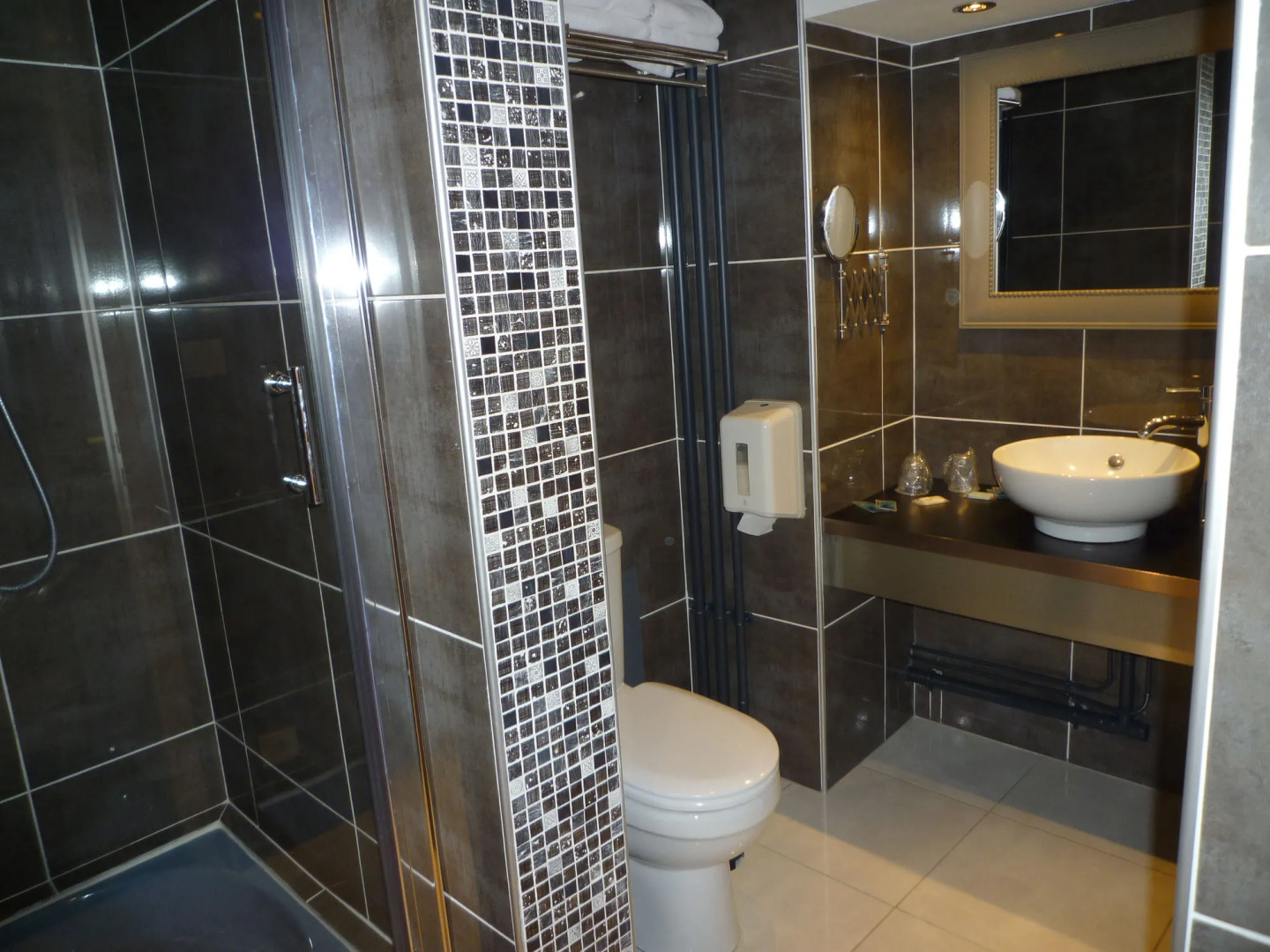 Hotel De Brunville Et Restaurant Le Cafe Louis