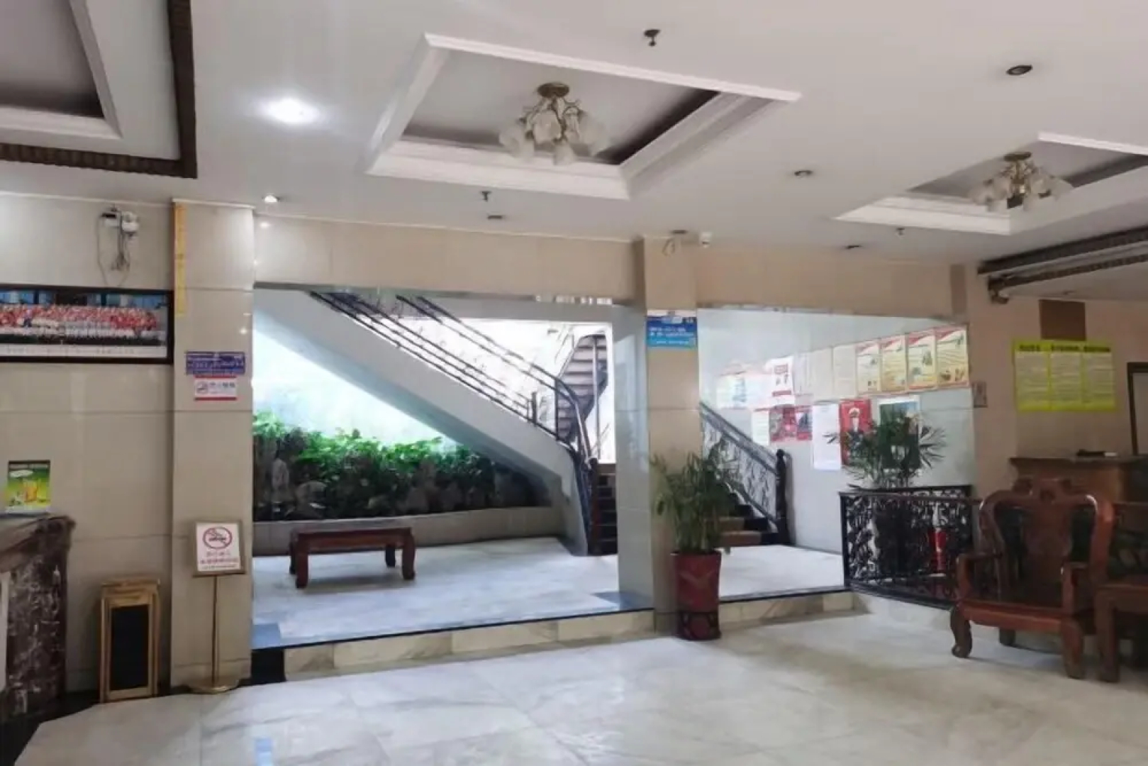 Sunshine Hotel