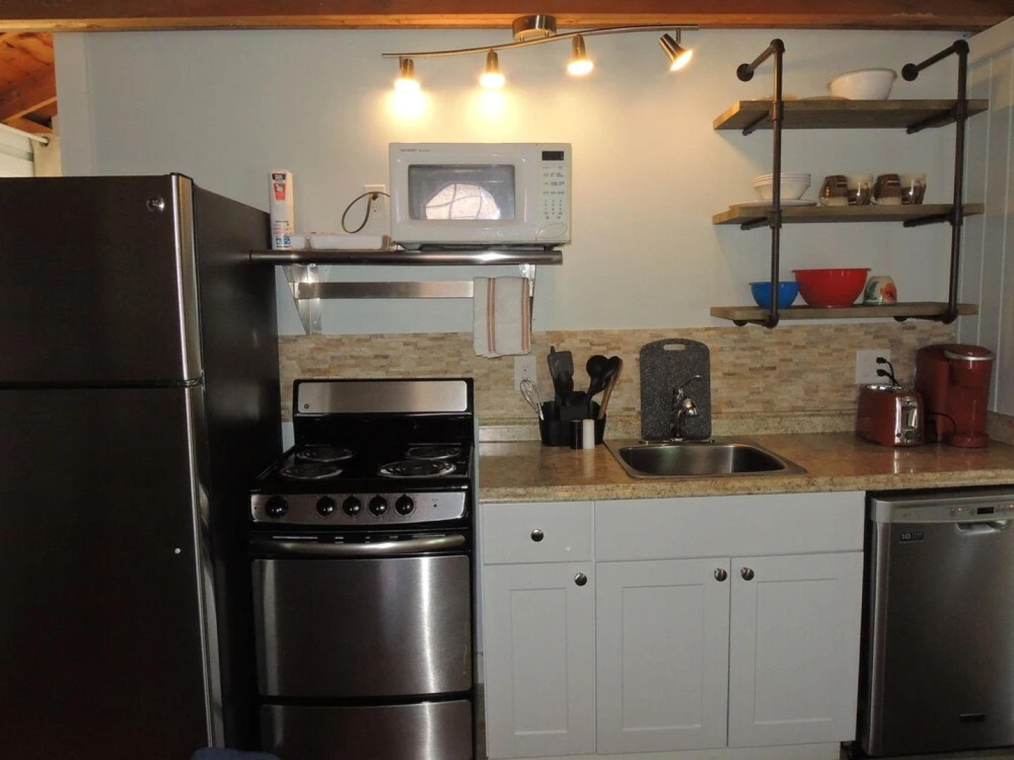 Shorelands Guest Resort and Cottages