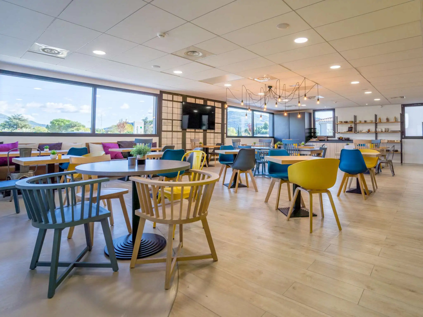 CAMPANILE MARSEILLE EST - Aubagne