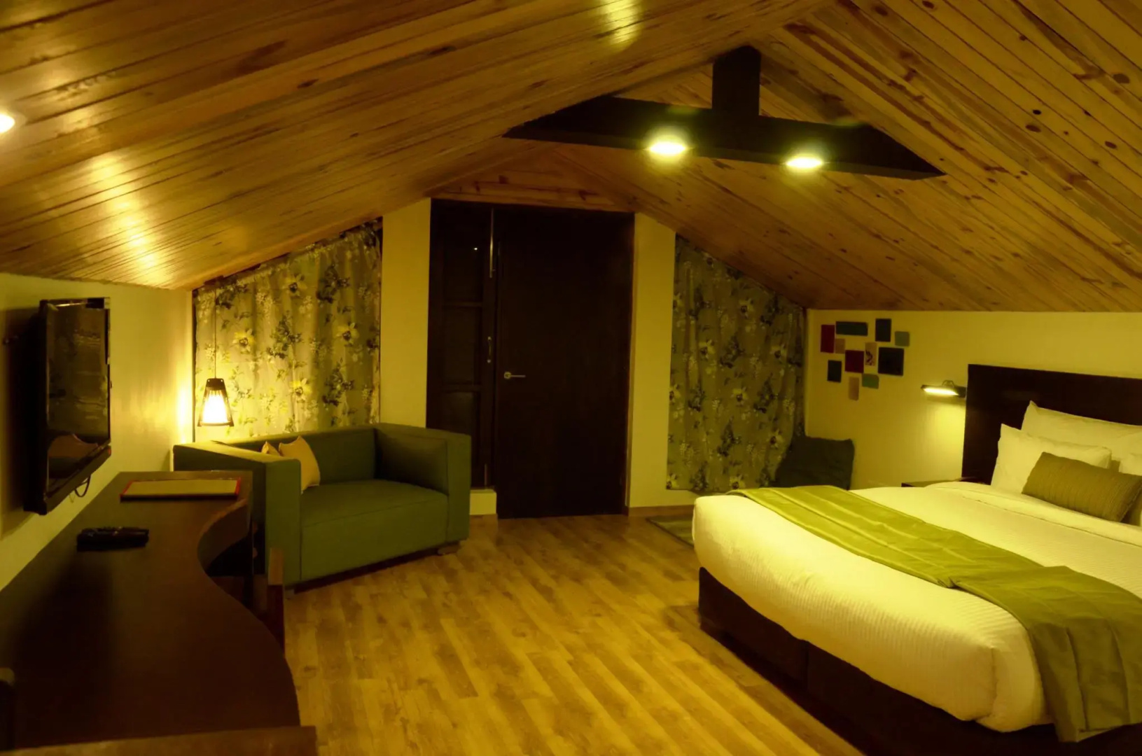 WoodSmoke resort & Spa