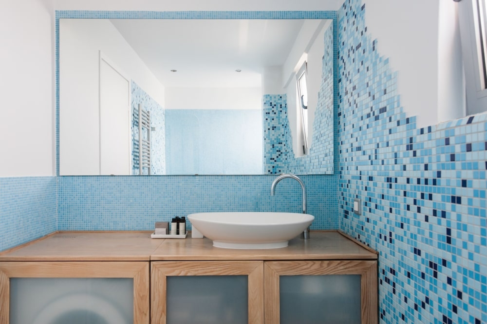 Alluring 2BR Apartment in Marousi by UPSTREET