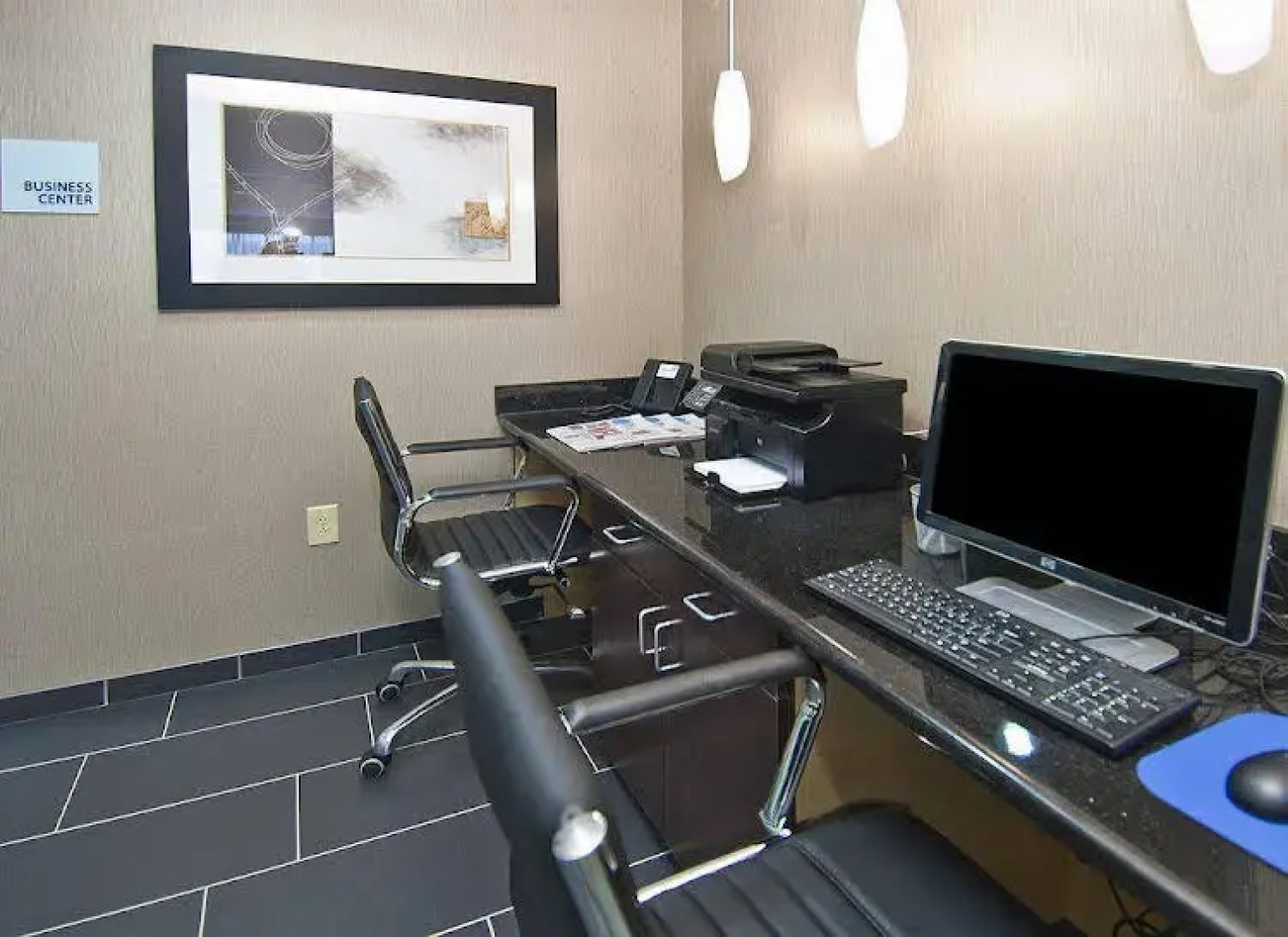 Holiday Inn Express: Pearl