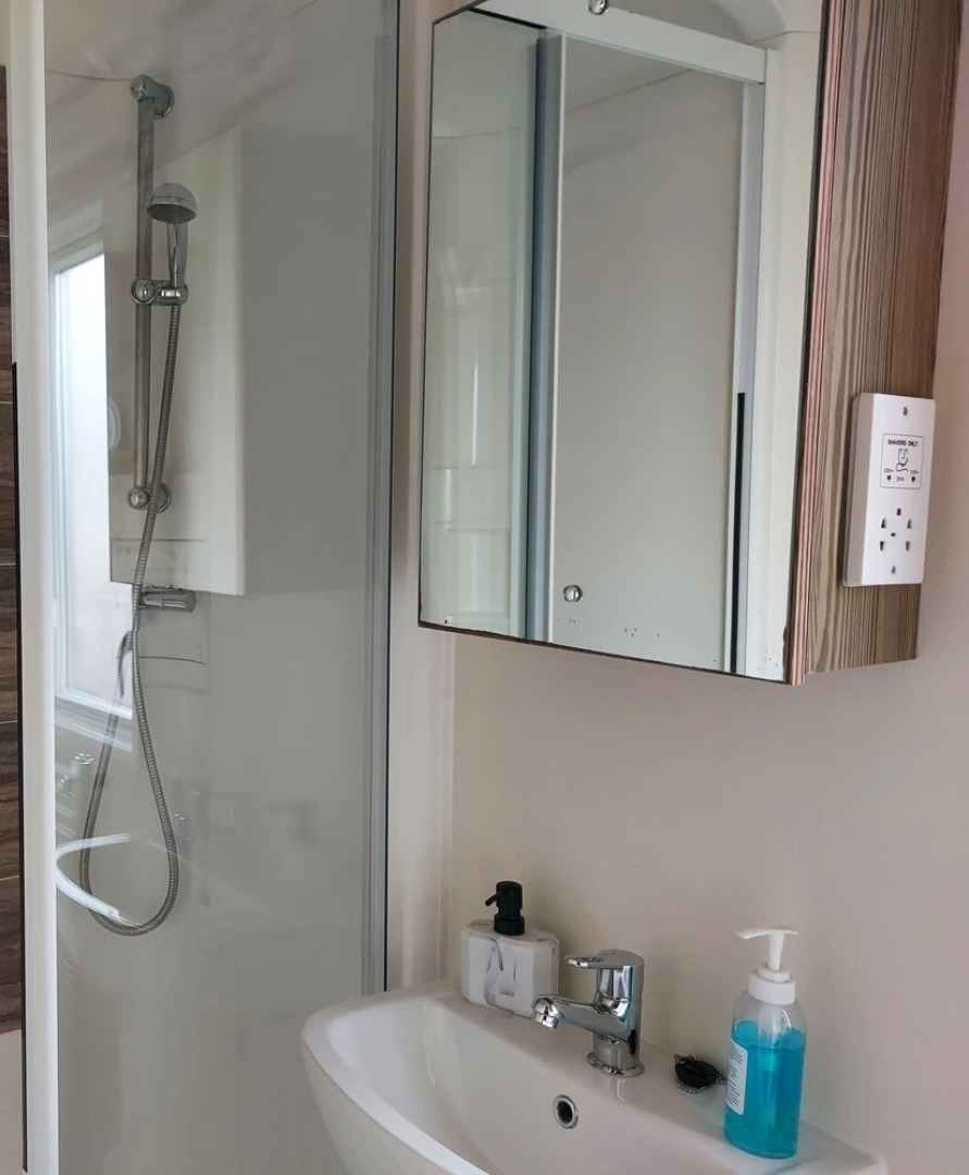 149 Unity Beach 6 Berth Encl Garden no Pets