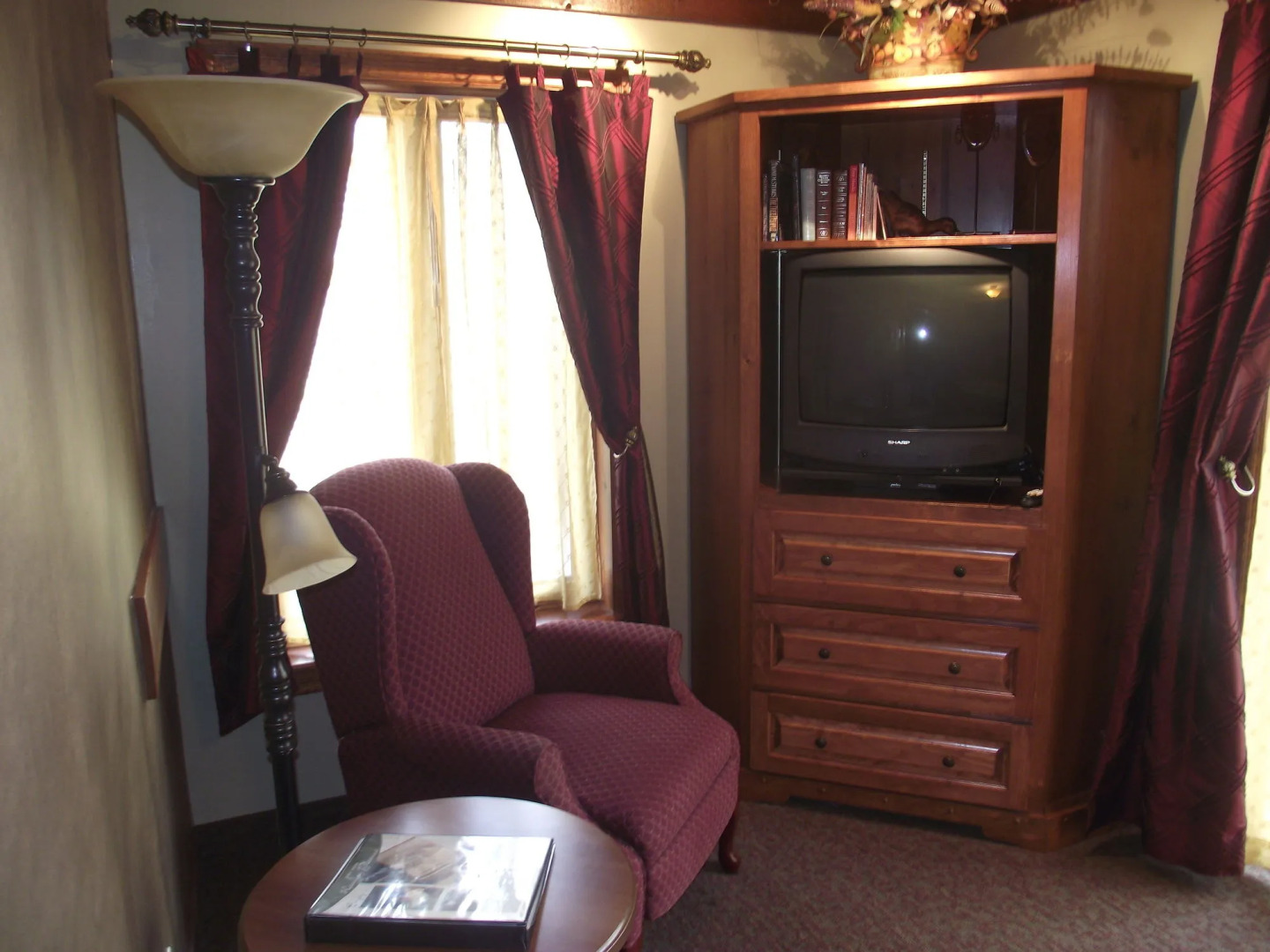 Forest Motel & Woodland Retreat